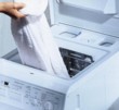  Pro pračky SIEMENS je typické ovládání umístěné na přední hraně přístroje. Sjednocuje to design předem i horem plněných modelů. 