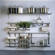 Do kterékoliv moderní kuchyně jsou schopny zapadnout designově velmi jednoduché doplňky z nerezové oceli, IKEA