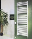  Model Rondo (KORADO). Zvolit můžete vytápění z kotle, elektrické, případně kombinaci. Za rozměr 450 x 940 mm zaplatíte 2 020 Kč, za elektrickou topnou patronu 2 180 Kč včetně termostatu 