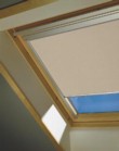  Rolety se vyrábějí v různých barvách, firma Velux 