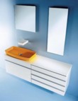  Umyvadlo Pluvia (70 x 45 cm) z umělého kamene za 45 890 kč a umyvadlová skříňka (150 cm) za 79 850 Kč od firmy TOSCO QUATTRO, IL BAGNO 