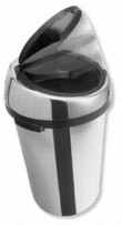  Odpadkový koš Touch Bin (průměr 40 cm, výška 72 cm) vyrobený z kvalitní galvanizované oceli. Za 6 949 Kč prodává WINSTON INTERNATIONAL 
