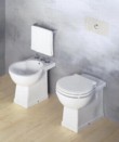  Keramika GSI (IL BAGNO) v jejímž sortimentu je kolekce Luxor. Stojící klozet 8 549 Kč, sedátko 2 217 Kč, bidet 8 549 Kč 