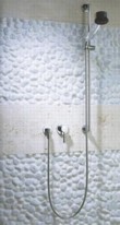  Model Meta.02 (DORNBRACHT) pochází z výtvarné dílny SIEGER DESIGN. Zde platí zlaté pravidlo „V jednoduchosti je síla“. Vyobrazený komplet koupíte za 19 340 Kč 