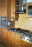  Ve správné výšce je umístěna nerezová elektrická trouba AEG za 26 339 Kč 