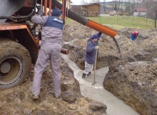Vylévání pasů betonem