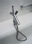  Armatury jak umyvadlové, tak i sprchová jsou z kolekce Edition 2 (DURAVIT) známého designéra Philippa Starcka 