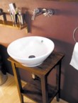 Ramínka pro špagetáře - ergonomické řešení umožňuje snadné a pohodlné zavěšení kabátu i košile, nerez, d. 44 cm, cena 1 500 Kč. Klauzurní práce VŠUP 2000