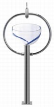  Ring - skleněné umyvadlo určené do prostoru (ART DESIGN), s baterií o průměru 42 cm stojí 77 050 Kč, IL BAGNO 