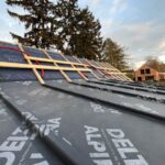 Střešní fólie DELTA MAXX jsou teplotně stabilizované a odolávají všem stresovým faktorům ve střeše: UV záření, proudění vzduchu, výkyvům teplot, vlhkosti i mechanickému namáhání